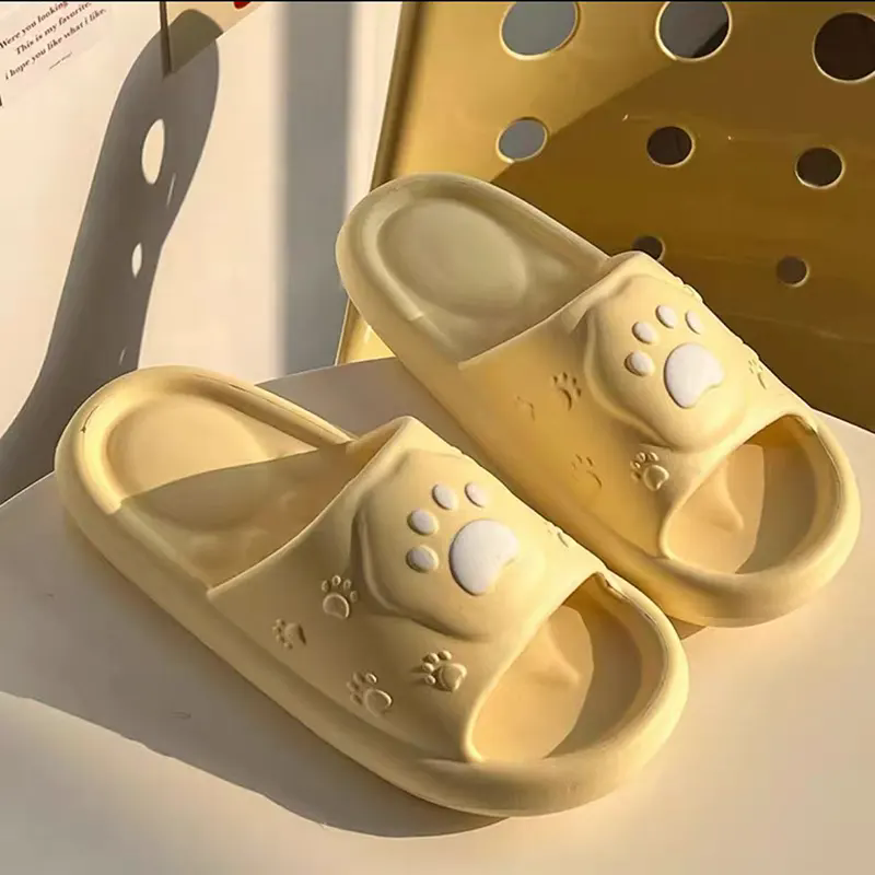 Čo robí z Cute Footprint papuče ďalší veľký trend v útulnej obuvi?